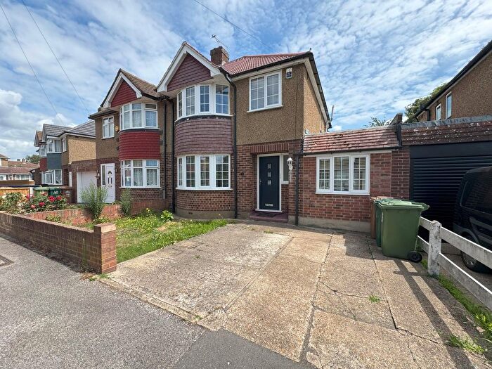 4 Bedroom Semi-Detached House For Sale In Stanhope Heath, Stanwell, Staines-Upon-Thames, TW19