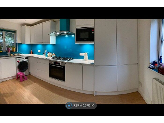 3 Bedroom Semi-Detached House To Rent In Teal Place, Sutton, SM1