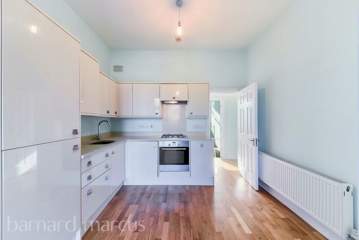 1 Bedroom Apartment To Rent In Surbiton Hill Park, Surbiton, KT5