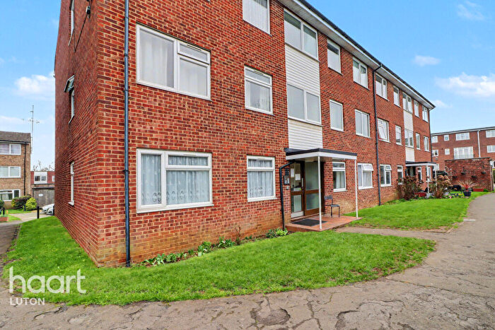 2 Bedroom Apartment For Sale In Old Bedford Road, Luton, LU2