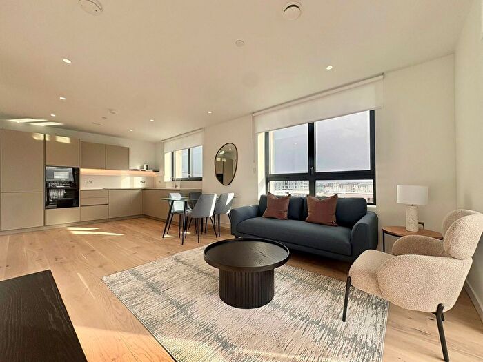 2 Bedroom Flat To Rent In Bella House, Pilot Walk, Greenwich Peninsula, London, SE10