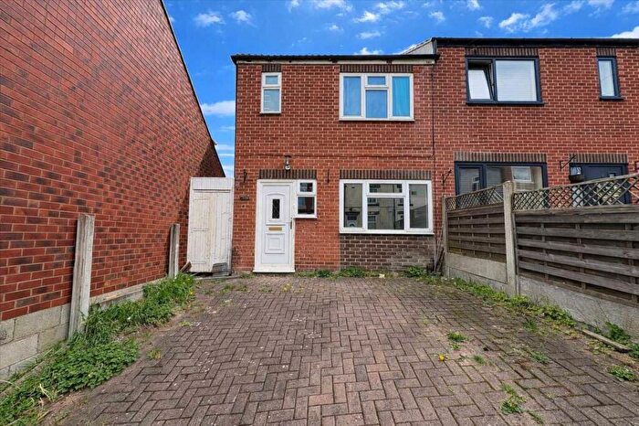 3 Bedroom Semi-Detached House For Sale In Fishers Street, Kirkby-in-Ashfield, Nottingham, Nottinghamshire, NG17