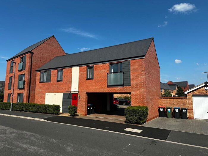 2 Bedroom Coach House For Sale In Andania Lane, Brooklands, MK10