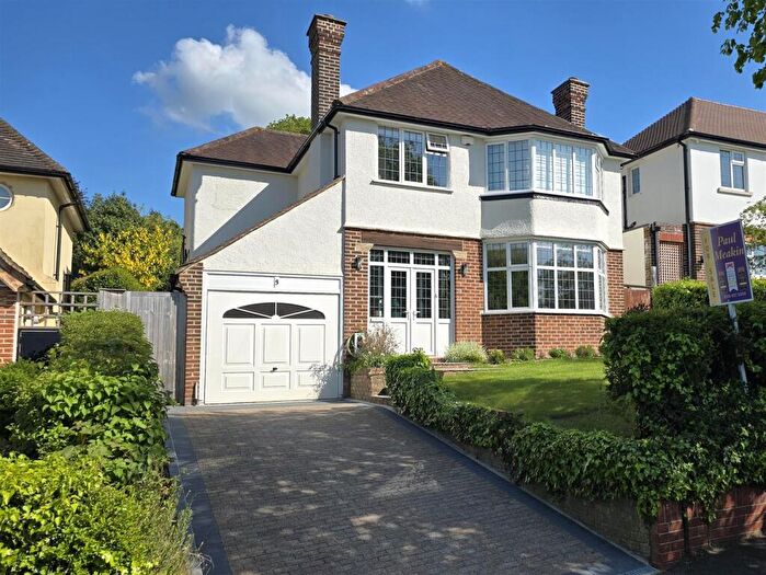4 Bedroom Detached House For Sale In Downsway, South Croydon, CR2