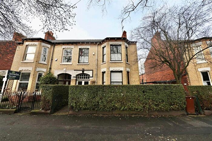 5 Bedroom End Terrace House For Sale In Marlborough Avenue, Princes Avenue, Hull, HU5