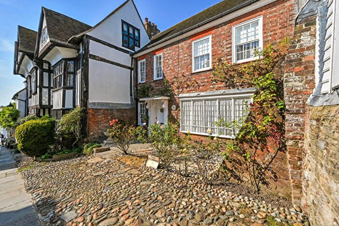 3 Bedroom Property For Sale In Mermaid Street, Rye, TN31