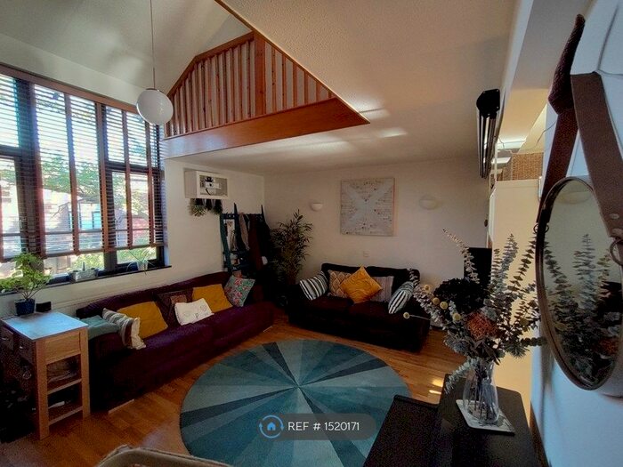 2 Bedroom Maisonette To Rent In Mallard Place, Twickenham, TW1