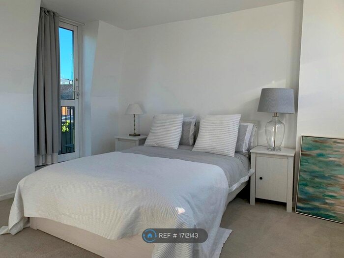 3 Bedroom Maisonette To Rent In Starcross Street, London, NW1