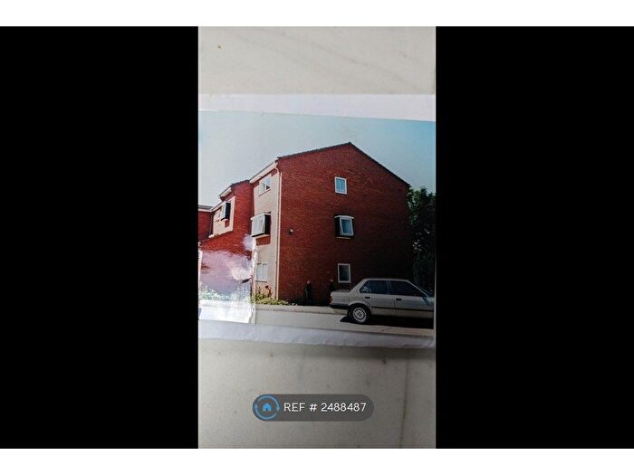 2 Bedroom Flat To Rent In Lady Shaw Court, London, N13