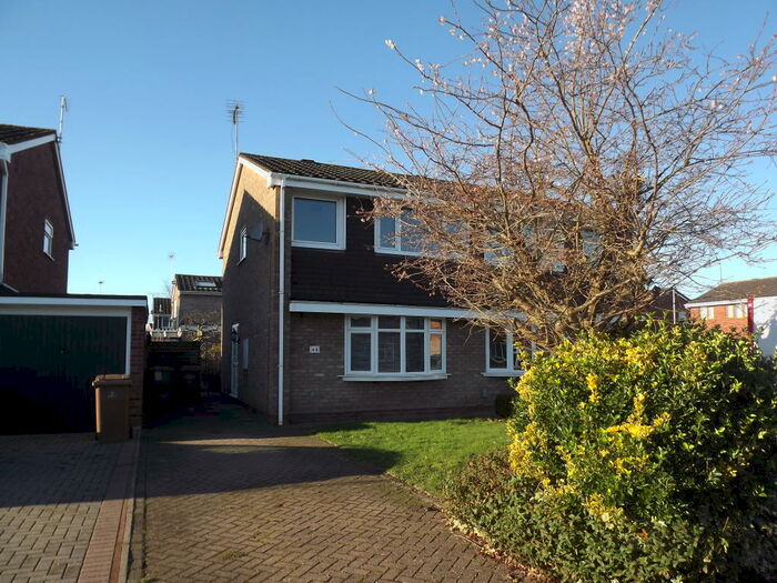3 Bedroom Semi-Detached House To Rent In The Bramblings, ST17