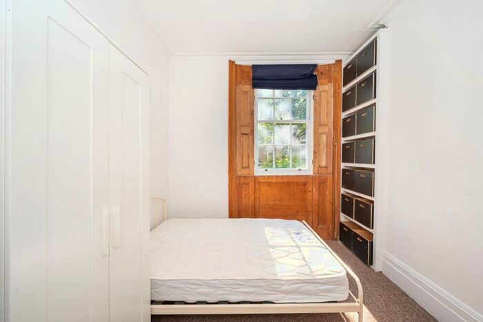 2 Bedroom Flat To Rent In Caledonian Road, Islington, London, N1