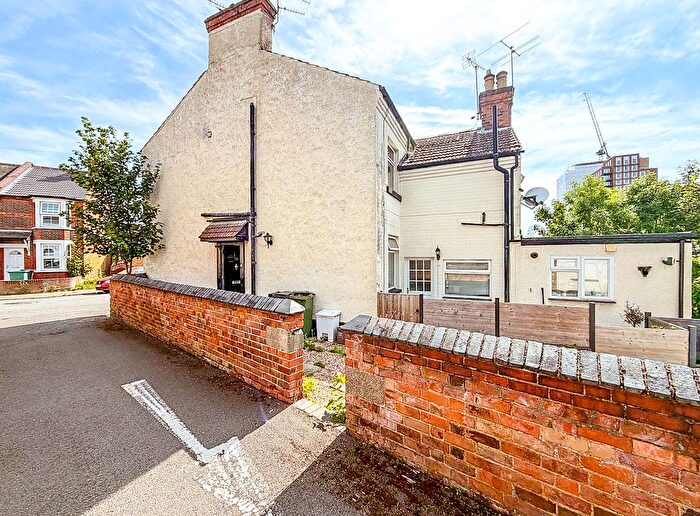 1 Bedroom Flat For Sale In Copsewood Road, Nth Wat, Watford, WD24