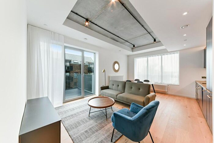 1 Bedroom Apartment For Sale In Rendel House, Good Luck Hope Walk, London, E14