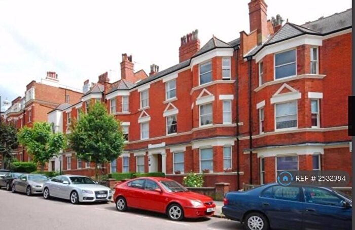 3 Bedroom Flat To Rent In Lyncroft Mansions, London, NW6