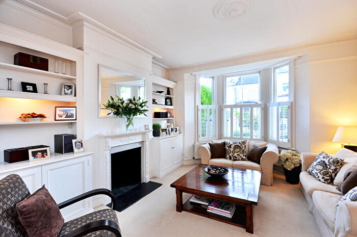 4 Bedroom Terraced House For Sale In Eland Road, London, SW11