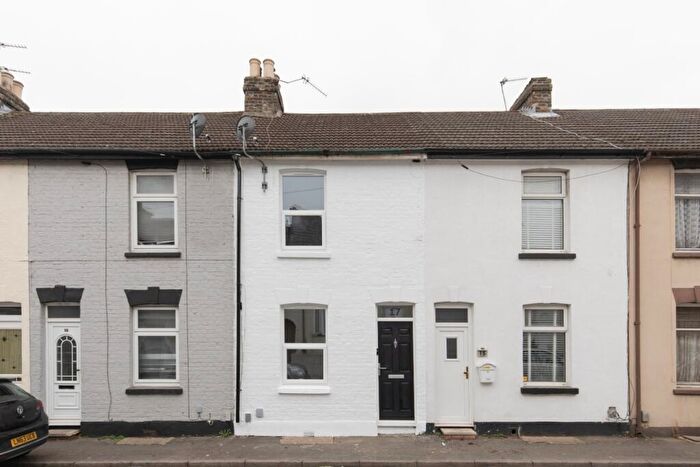 2 Bedroom Terraced House To Rent In Gillingham, Kent, ME7