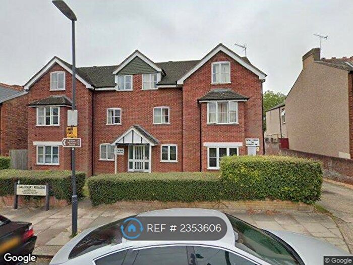 2 Bedroom Flat To Rent In Evelyn House, Harrow, HA1