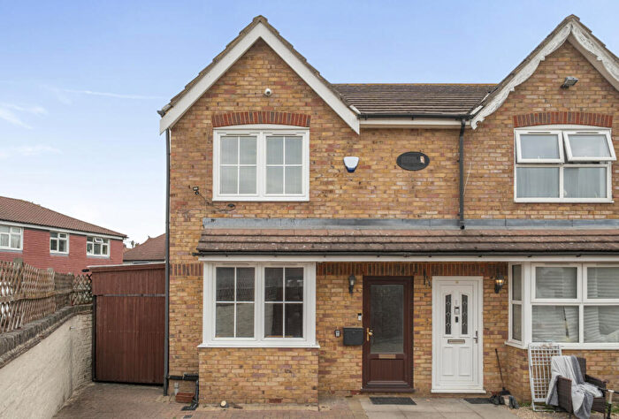 3 Bedroom Semi-Detached House For Sale In Commonside East, Mitcham, CR4
