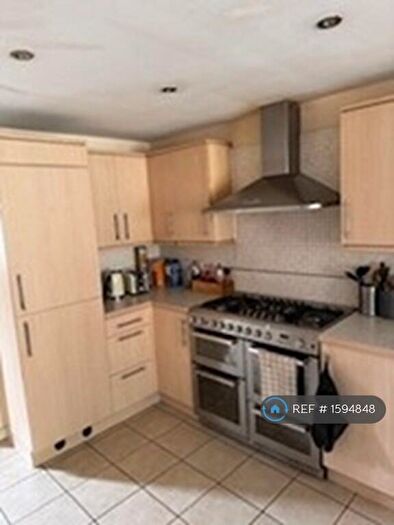 3 Bedroom Terraced House To Rent In Amis Walk, Horfield, Bristol, BS7