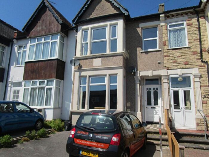 2 Bedroom Flat To Rent In Woodgrange Drive, Southend On Sea, SS1