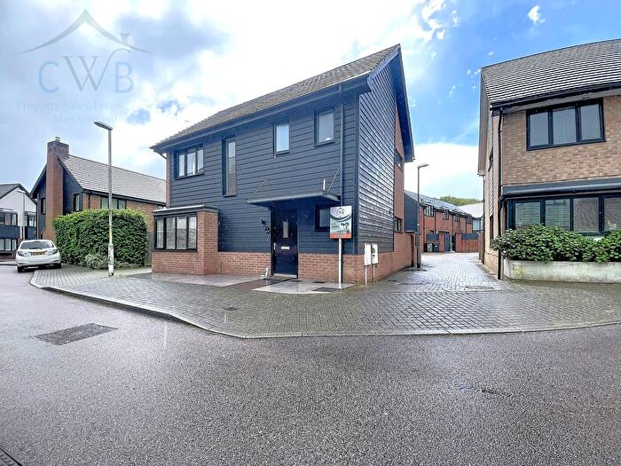 3 Bedroom Terraced House For Sale In Beadsman Crescent, Leybourne, ME19