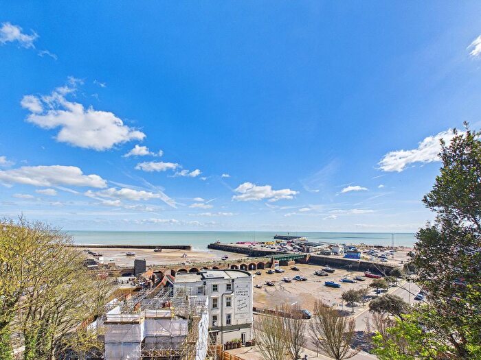 2 Bedroom Flat For Sale In The Parade, Folkestone, Kent, CT20