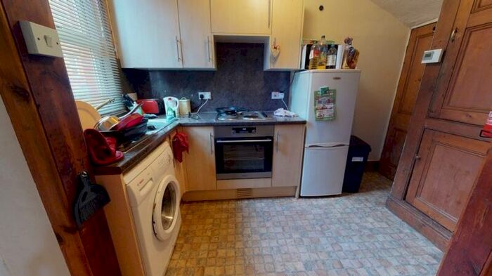 2 Bedroom Terraced House To Rent In Harold Mount, Hyde Park, Leeds, LS6