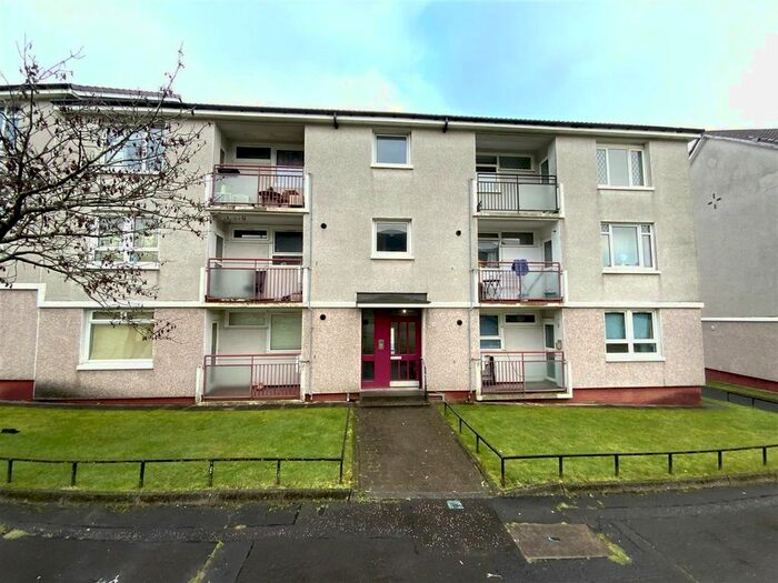 3 Bedroom Flat To Rent In Hopeman Path, Thornliebank, Glasgow, G46