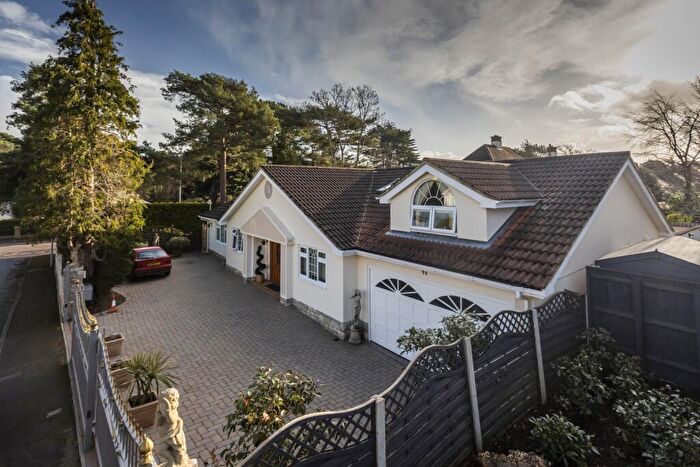 3 Bedroom Chalet To Rent In Canford Cliffs Road, Poole, BH13
