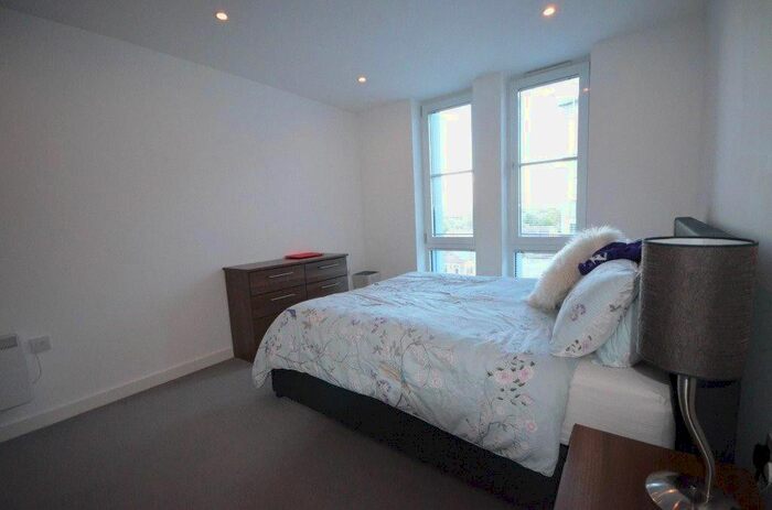 2 Bedroom Flat To Rent In Aldgate High Street, London EC3N