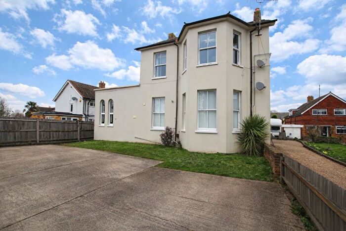 1 Bedroom Flat For Sale In Laleham Road, Shepperton, TW17