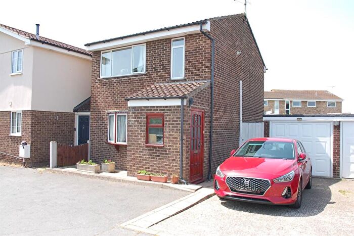 3 Bedroom Semi-Detached House For Sale In Petunia Crescent, Springfield, Chelmsford, CM1