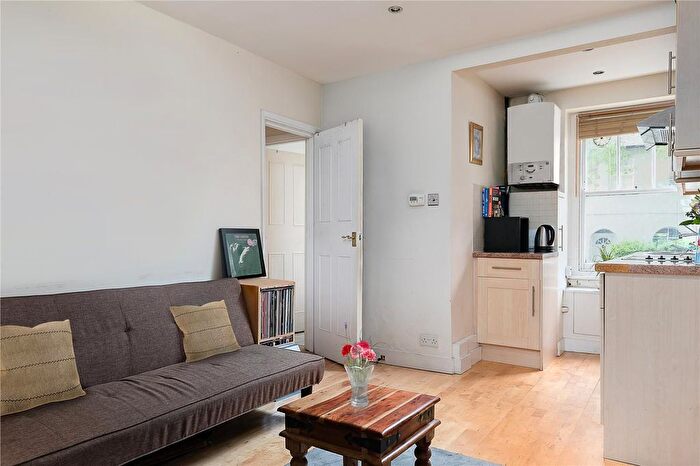 1 Bedroom Flat To Rent In Chiswick Road, London, W4
