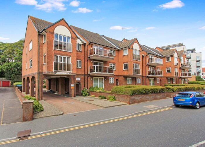 2 Bedroom Flat To Rent In Sea Road, Boscombe, BH5