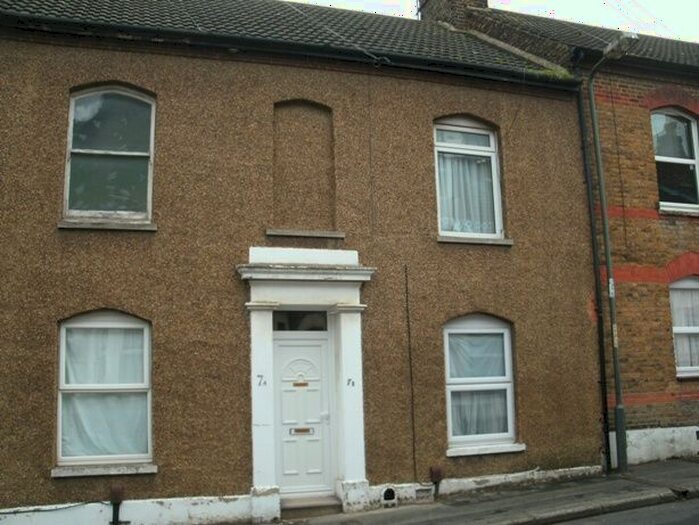 1 Bedroom Flat To Rent In Longley Road, Rochester, ME1