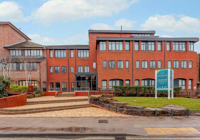 1 Bedroom Flat To Rent In Holmes Park, North Street, RH12