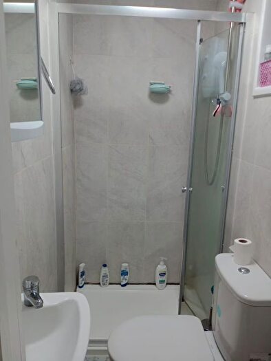 Studio To Rent In Western Avenue, Greenford, UB6