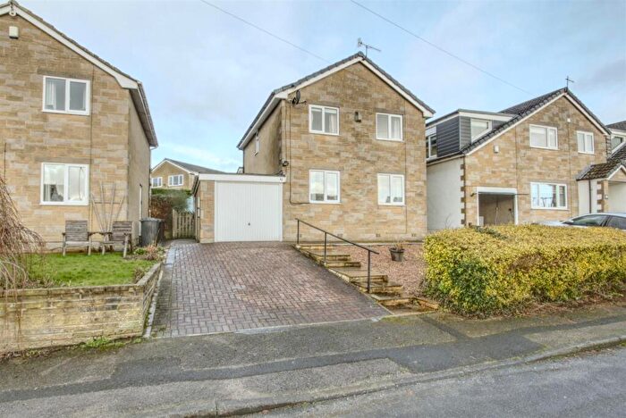 3 Bedroom Detached House For Sale In Lowfield Crescent, Silsden, BD20