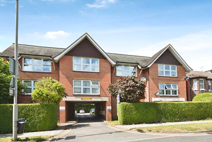 2 Bedroom Flat To Rent In Bierton Road, Aylesbury, Buckinghamshire, HP20