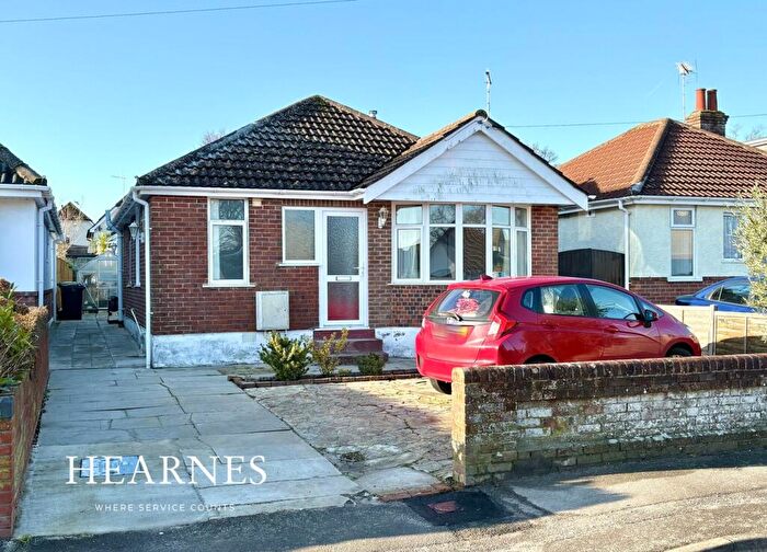 3 Bedroom Bungalow For Sale In Woodlands Avenue, Hamworthy, Poole, BH15