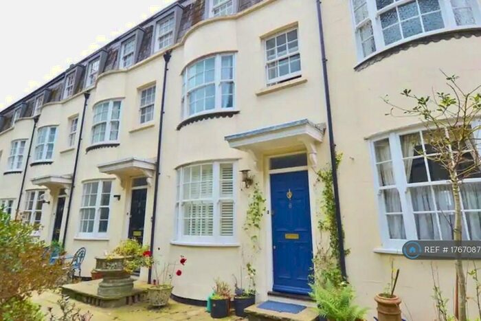 2 Bedroom Terraced House To Rent In Dolphin Mews, Brighton, BN2