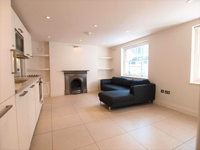 1 Bedroom Flat To Rent In Amwell Street, London, EC1R