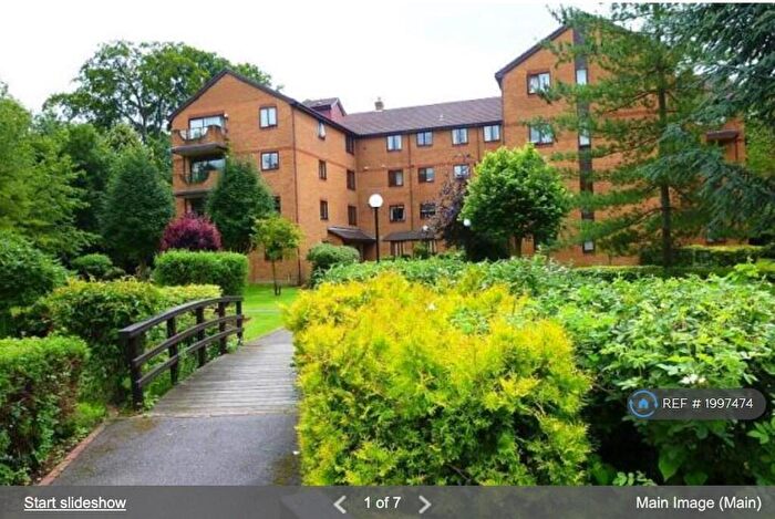 2 Bedroom Flat To Rent In Campion Close, Croydon, CR0