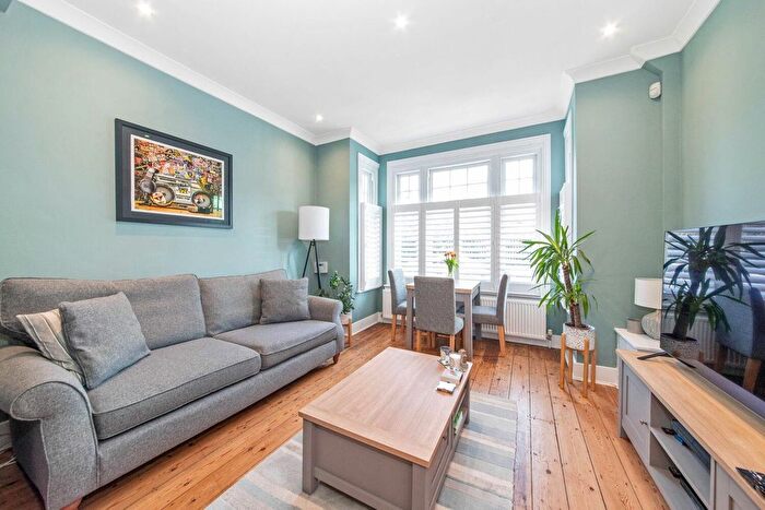 2 Bedroom Flat For Sale In Leigham Vale, London, SW16
