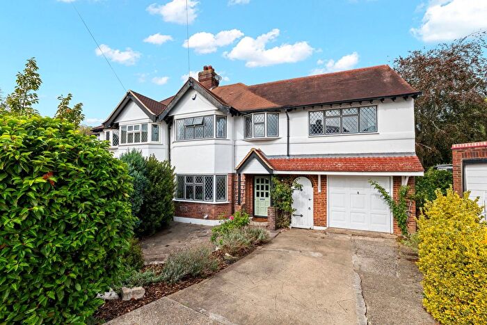 4 Bedroom Semi-Detached House For Sale In Lorne Gardens, Croydon, CR0