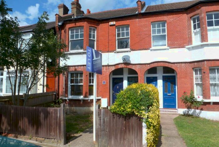 3 Bedroom Maisonette To Rent In Mackenzie Road, Beckenham, BR3