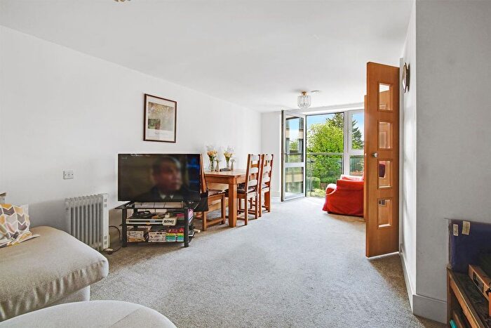 1 Bedroom Flat For Sale In Shotfield, Wallington, SM6
