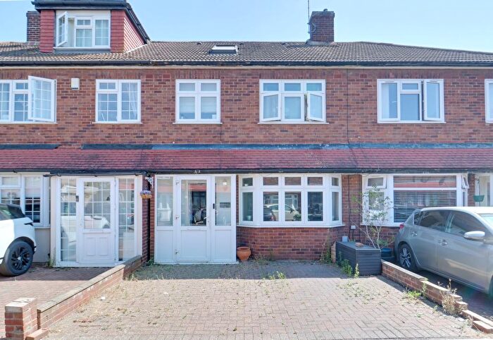 4 Bedroom Terraced House For Sale In Mygrove Gardens, Rainham, RM13