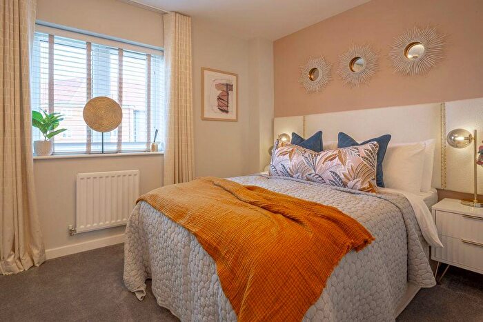 3 Bedroom Semi-Detached House For Sale In Woolhouse Way, Cringleford Norwich, Norfolk, NR4