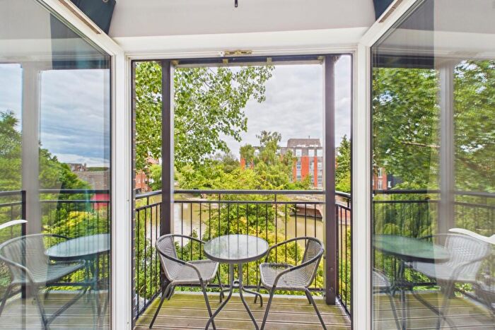 2 Bedroom Flat For Sale In East Dock, The Wharf, Linslade, LU7